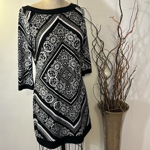 White House Black Market Tops - WHBM long sleeve 3/4 sleeve geometric tunic